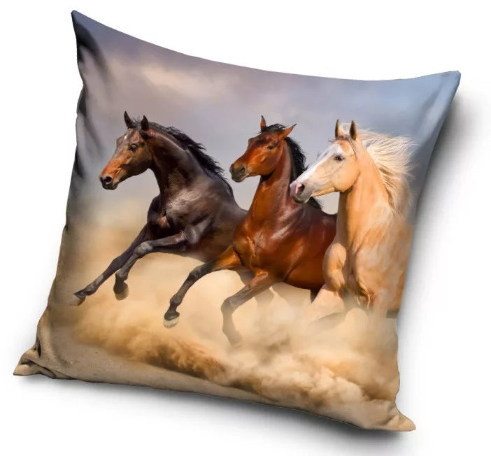 Pillow with 3 horses